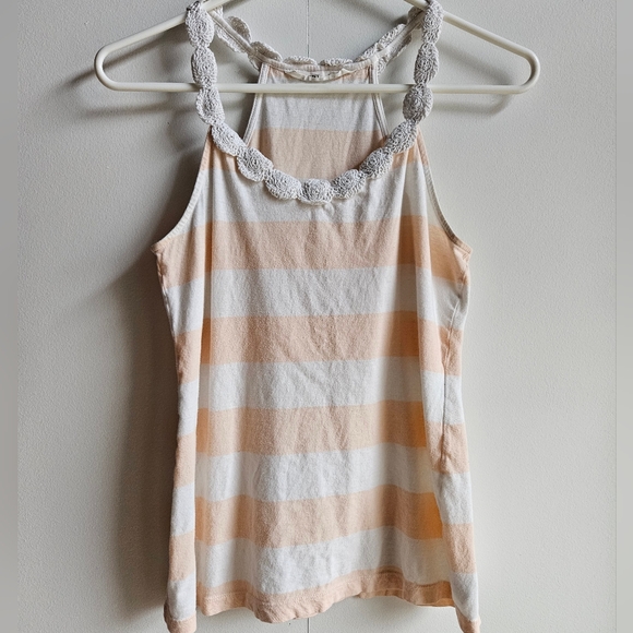 2 for $20:  Old Navy Tank w/ Flower Neckline Detailing in Women's XS - Picture 1 of 12